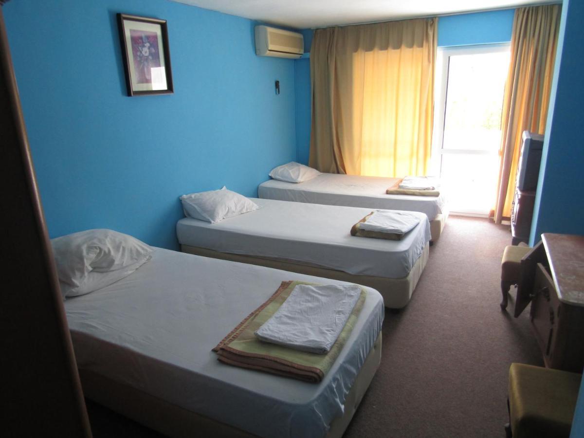 Хостел Папагал Hostel Варна Екстериор снимка