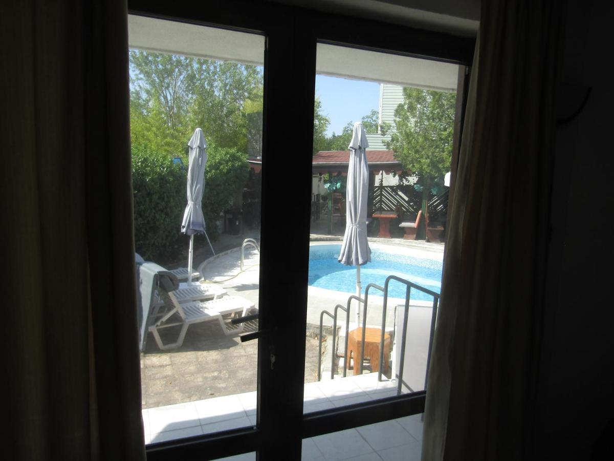 Хостел Папагал Hostel Варна Екстериор снимка