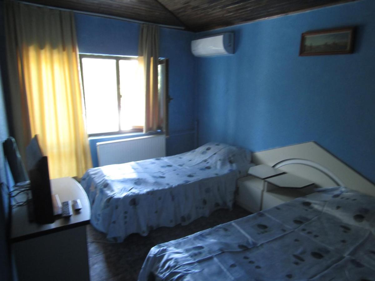 Хостел Папагал Hostel Варна Екстериор снимка