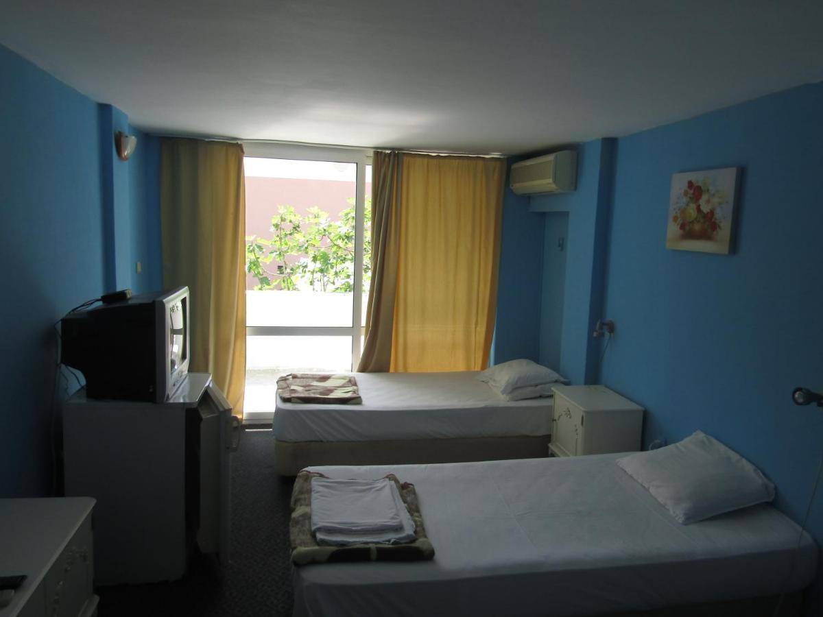 Хостел Папагал Hostel Варна Екстериор снимка