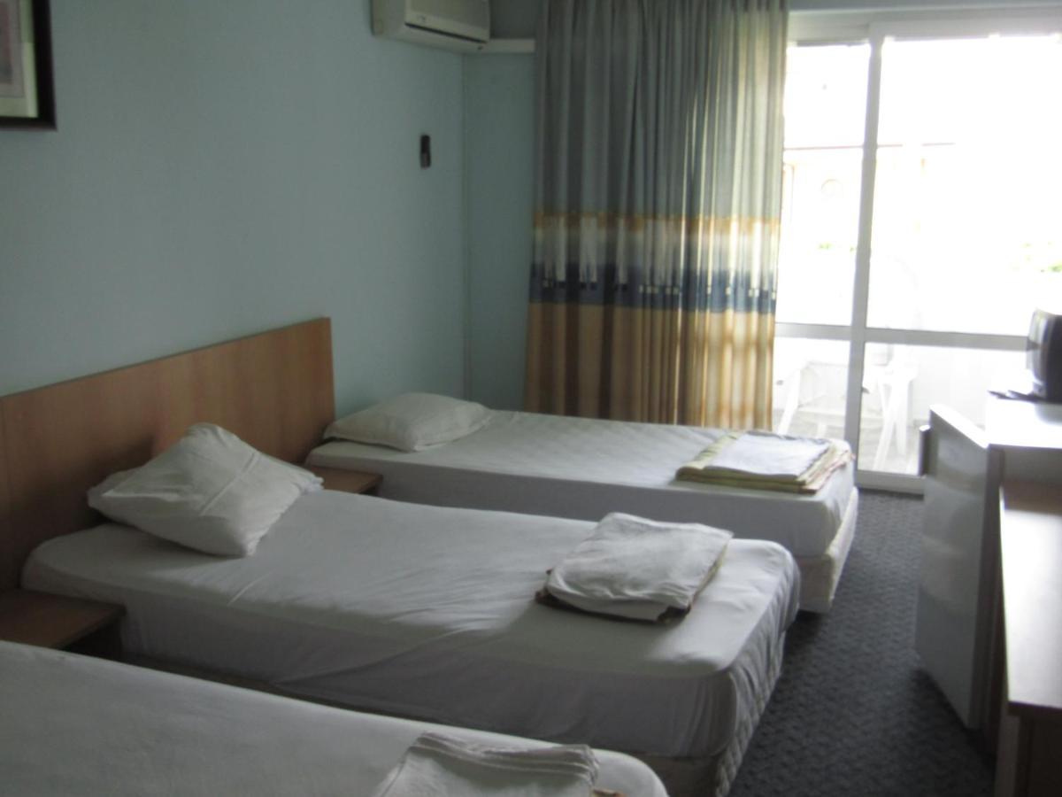 Хостел Папагал Hostel Варна Екстериор снимка