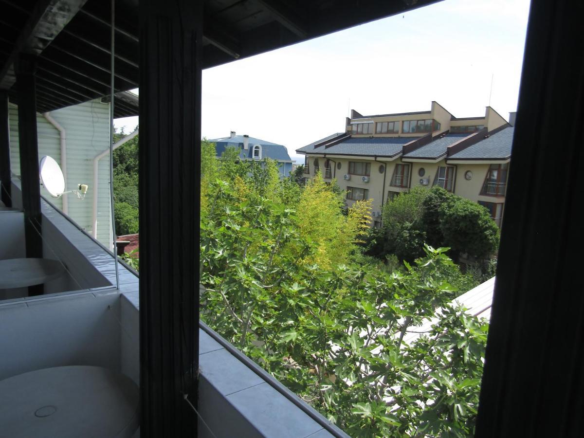 Хостел Папагал Hostel Варна Екстериор снимка