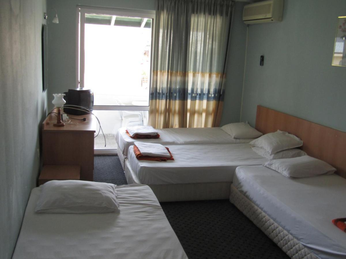 Хостел Папагал Hostel Варна Екстериор снимка