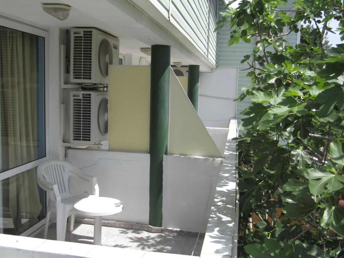 Хостел Папагал Hostel Варна Екстериор снимка