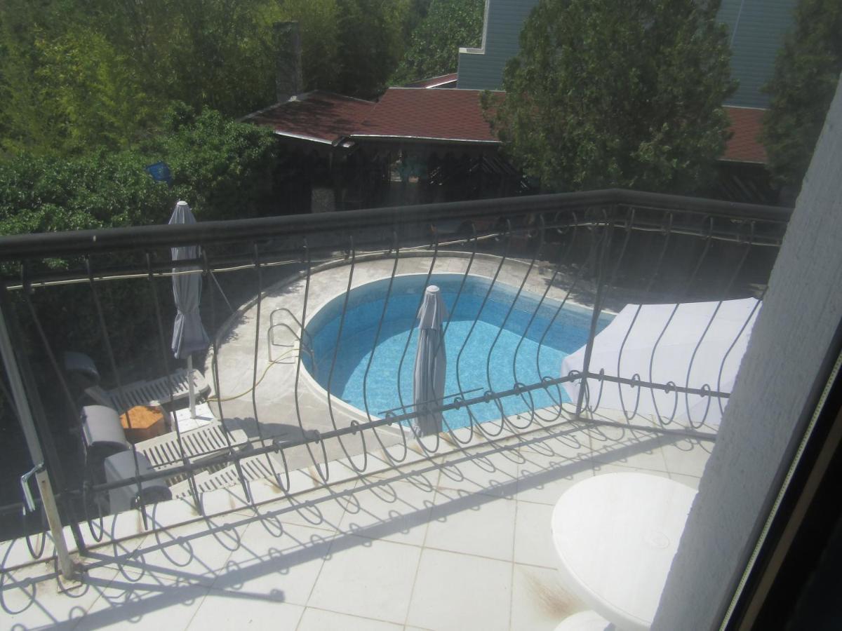 Хостел Папагал Hostel Варна Екстериор снимка