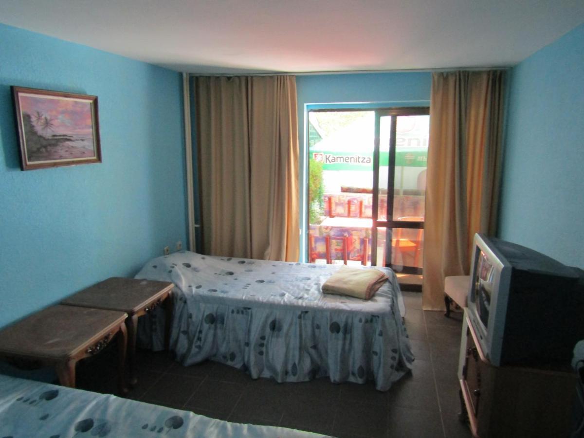 Хостел Папагал Hostel Варна Екстериор снимка